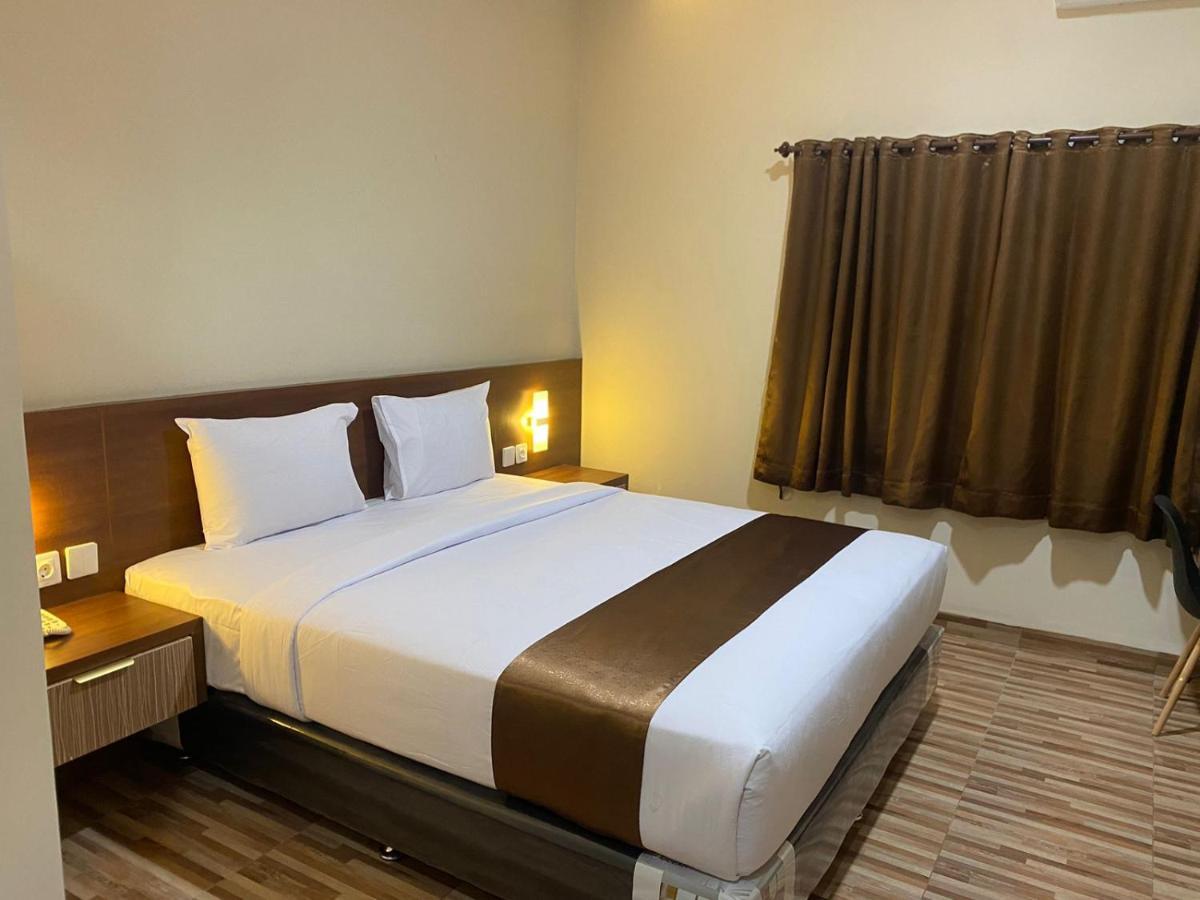 T Hotel Kualanamu Lubukpakam Exterior foto